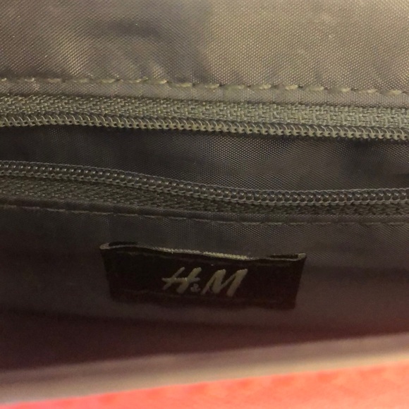 H&M Red Faux Saffiano Crossbody Purse - Picture 5 of 8